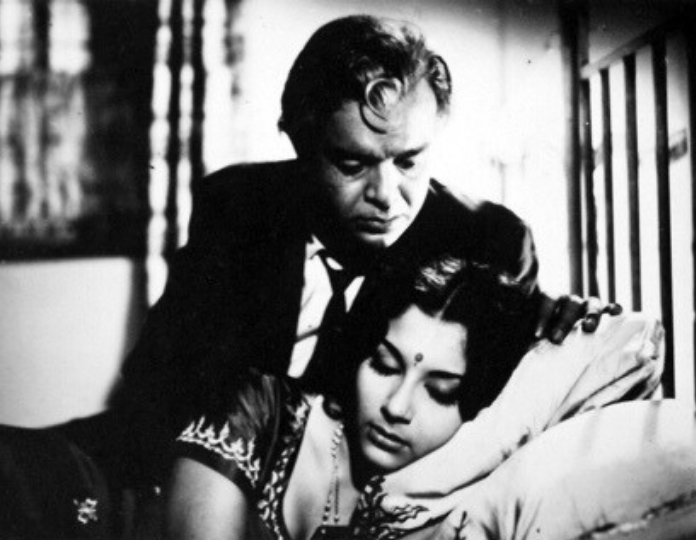 Sharmila Tagore and Tarun Bose in Anupama