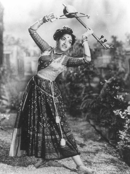 Sandhya in Do Ankhen Barah Haath