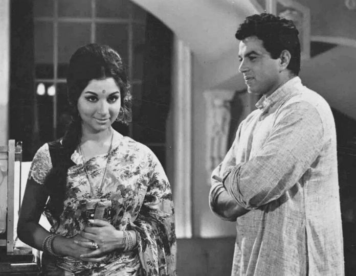 Dharmendra, Sharmila Tagore in Anupama