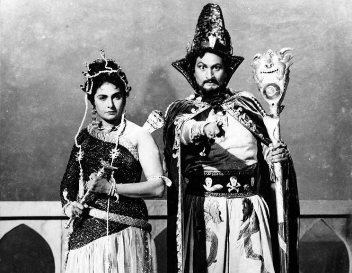 Ratnamala with VM Vyas in Char Darvesh