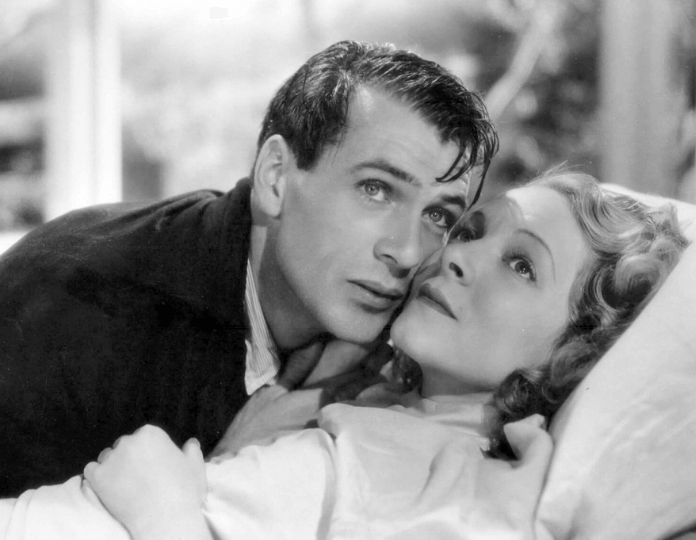 Gary Cooper and Helen Hayes in A Farewell to Arms