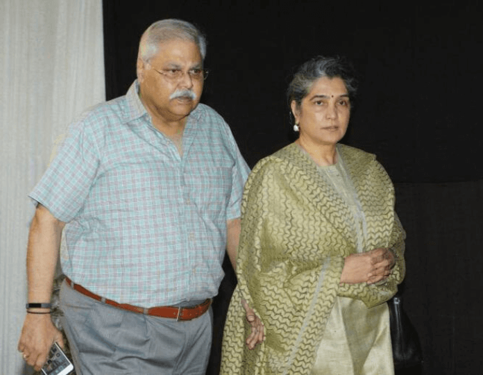 Satish Shah with wife Madhu