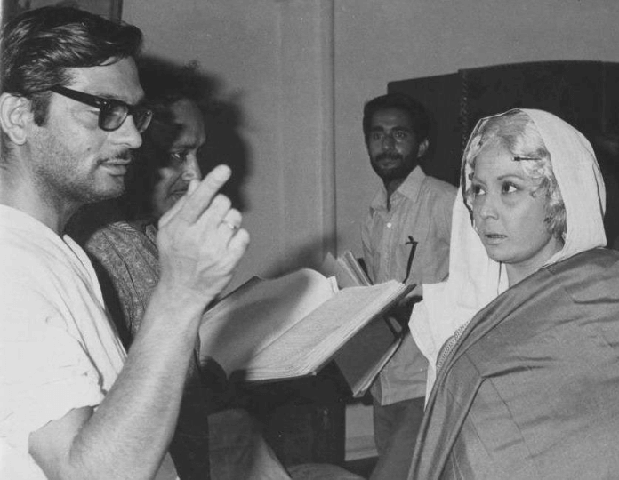 Meena ji with Gulzar on the set of Mere Apne